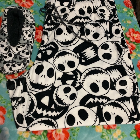 Disney Nightmare Before Christmas Jack Skellington Lounge/PJ Pants & Slipper Set - Picture 2 of 3